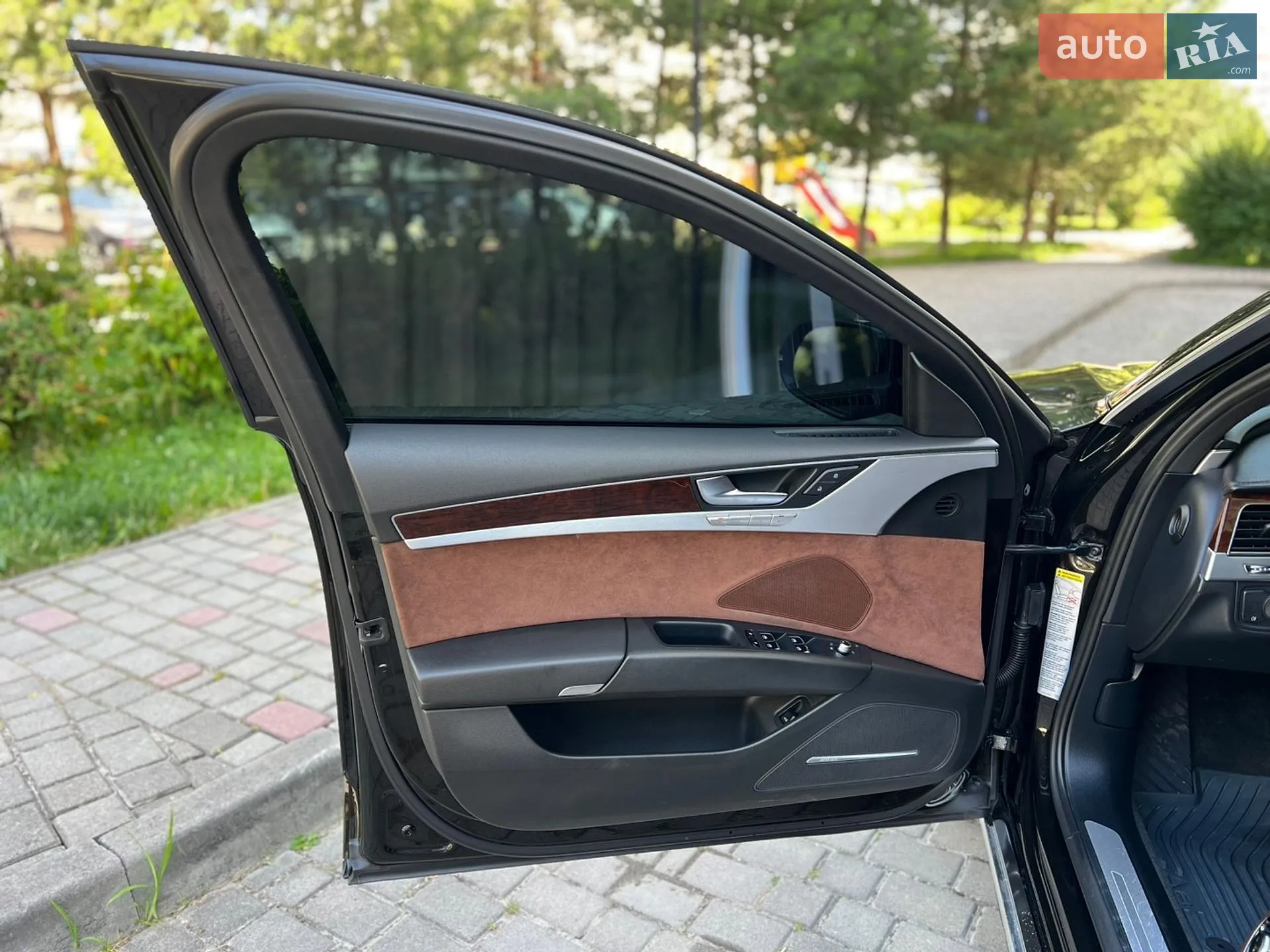 Audi A8 2012 VIN WAUAGAFD0DN016009 фото оголошення 24 з 51