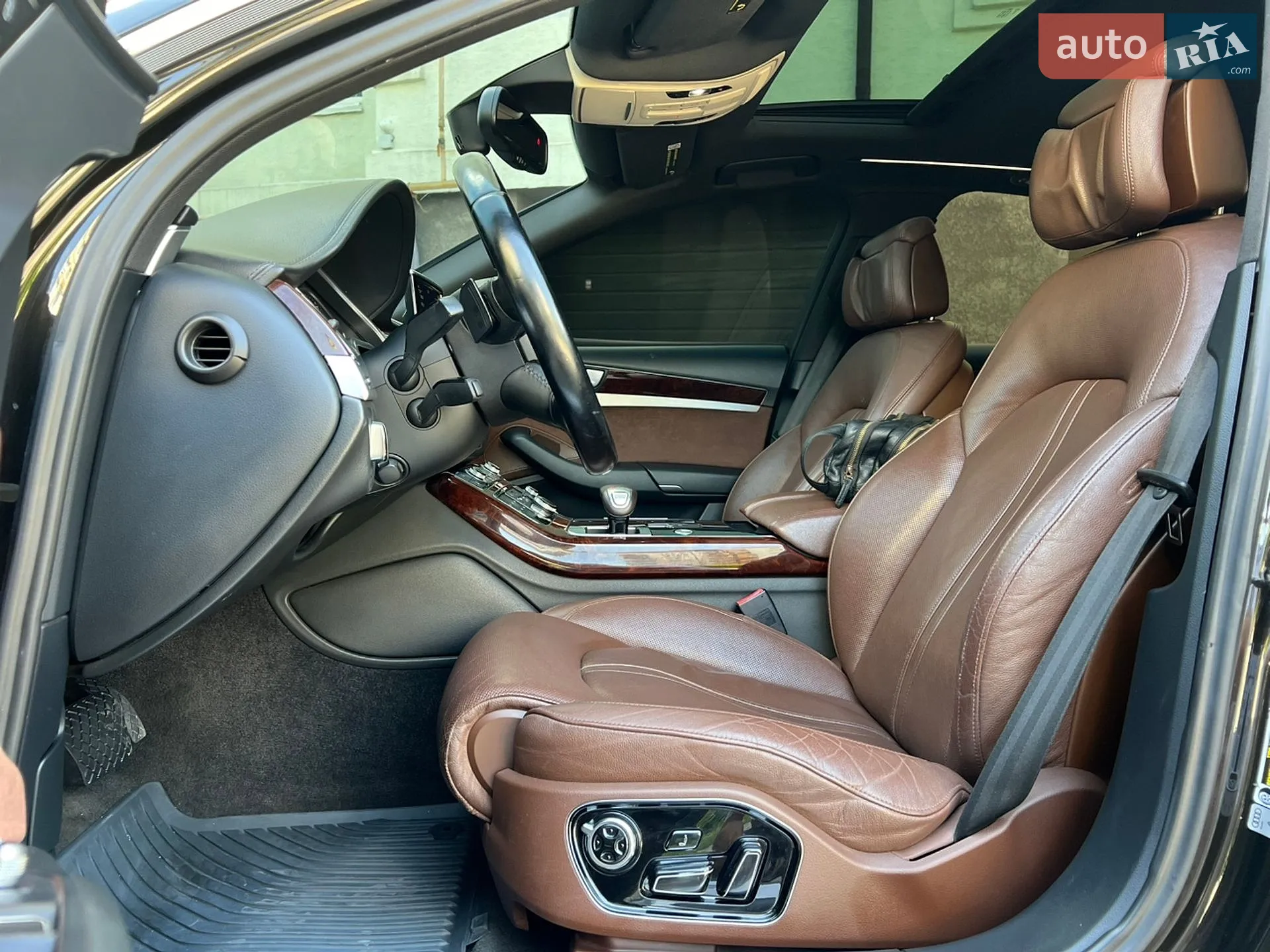 Audi A8 2012 VIN WAUAGAFD0DN016009 фото оголошення 28 з 51
