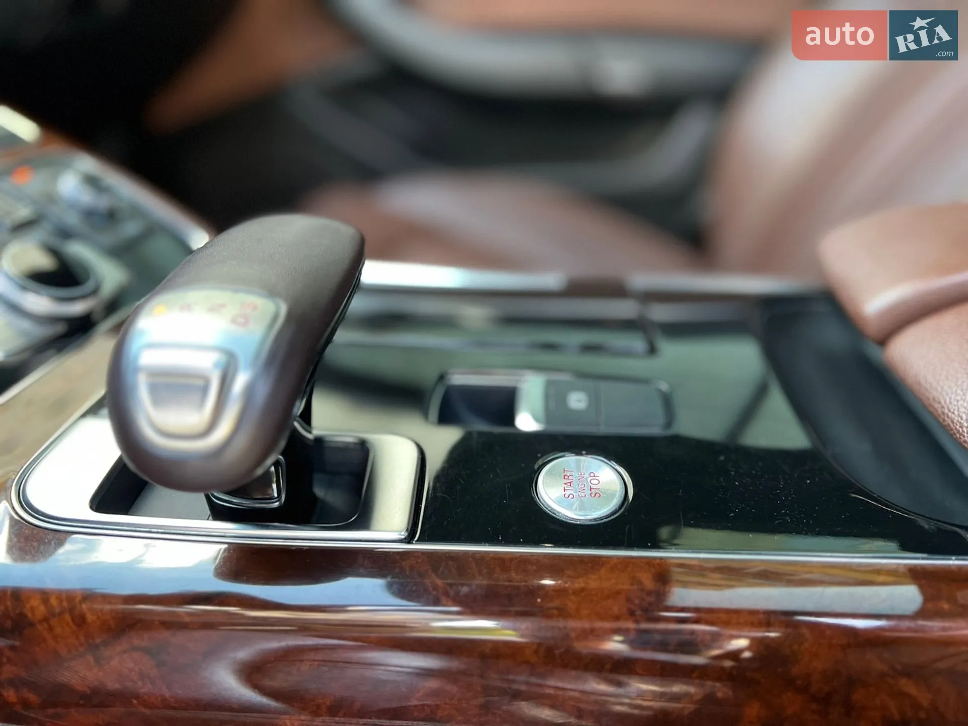 Audi A8 2012 VIN WAUAGAFD0DN016009 фото оголошення 31 з 51