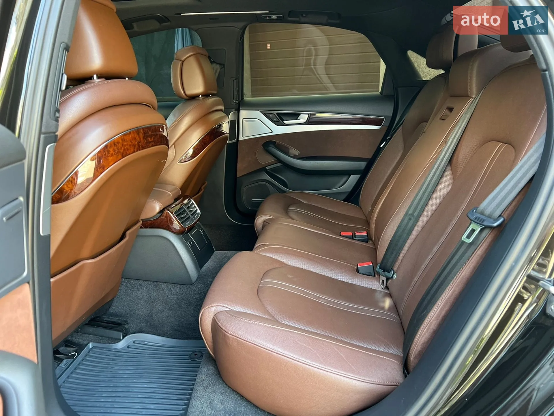 Audi A8 2012 VIN WAUAGAFD0DN016009 фото оголошення 33 з 51