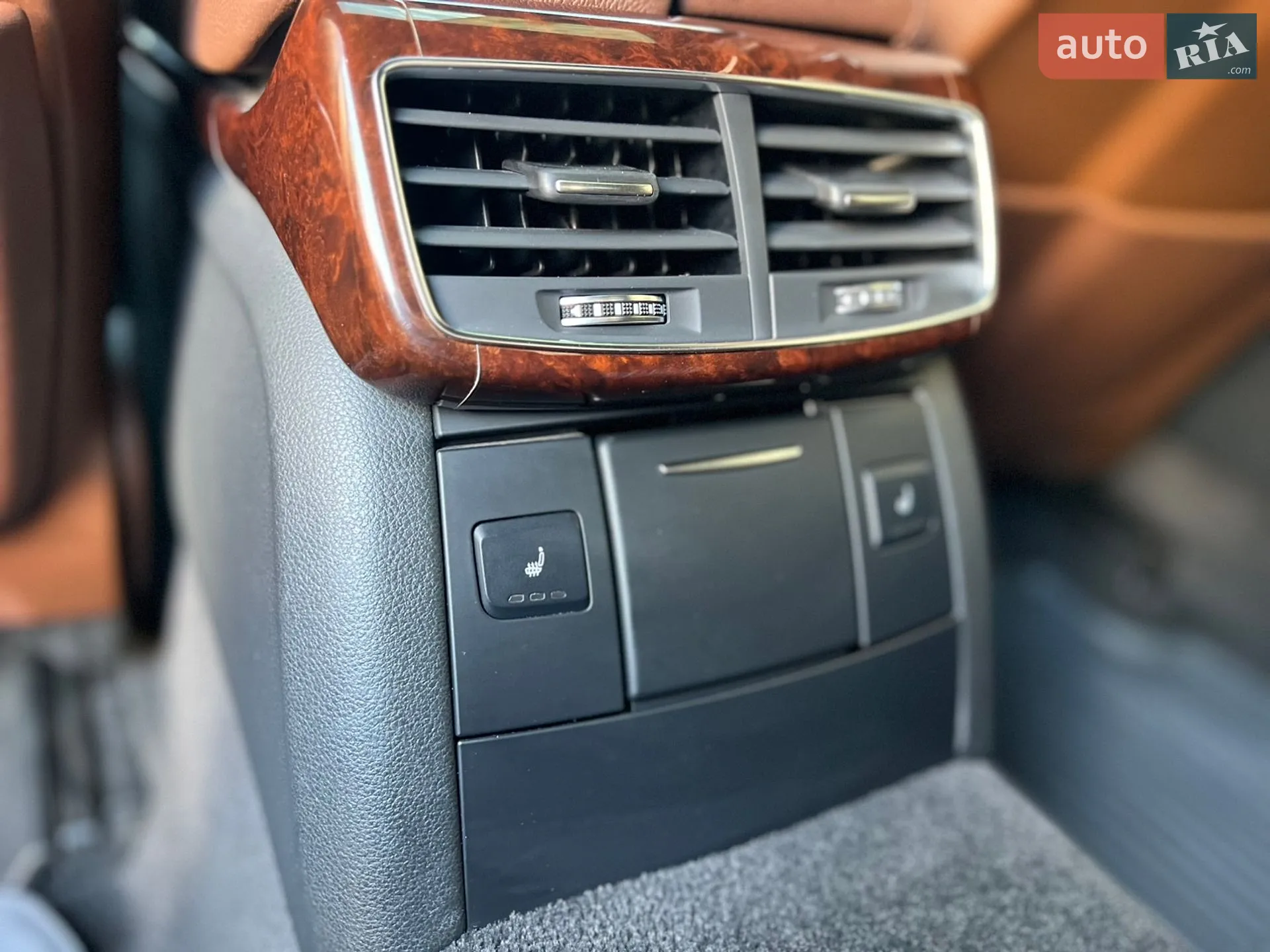 Audi A8 2012 VIN WAUAGAFD0DN016009 фото оголошення 36 з 51