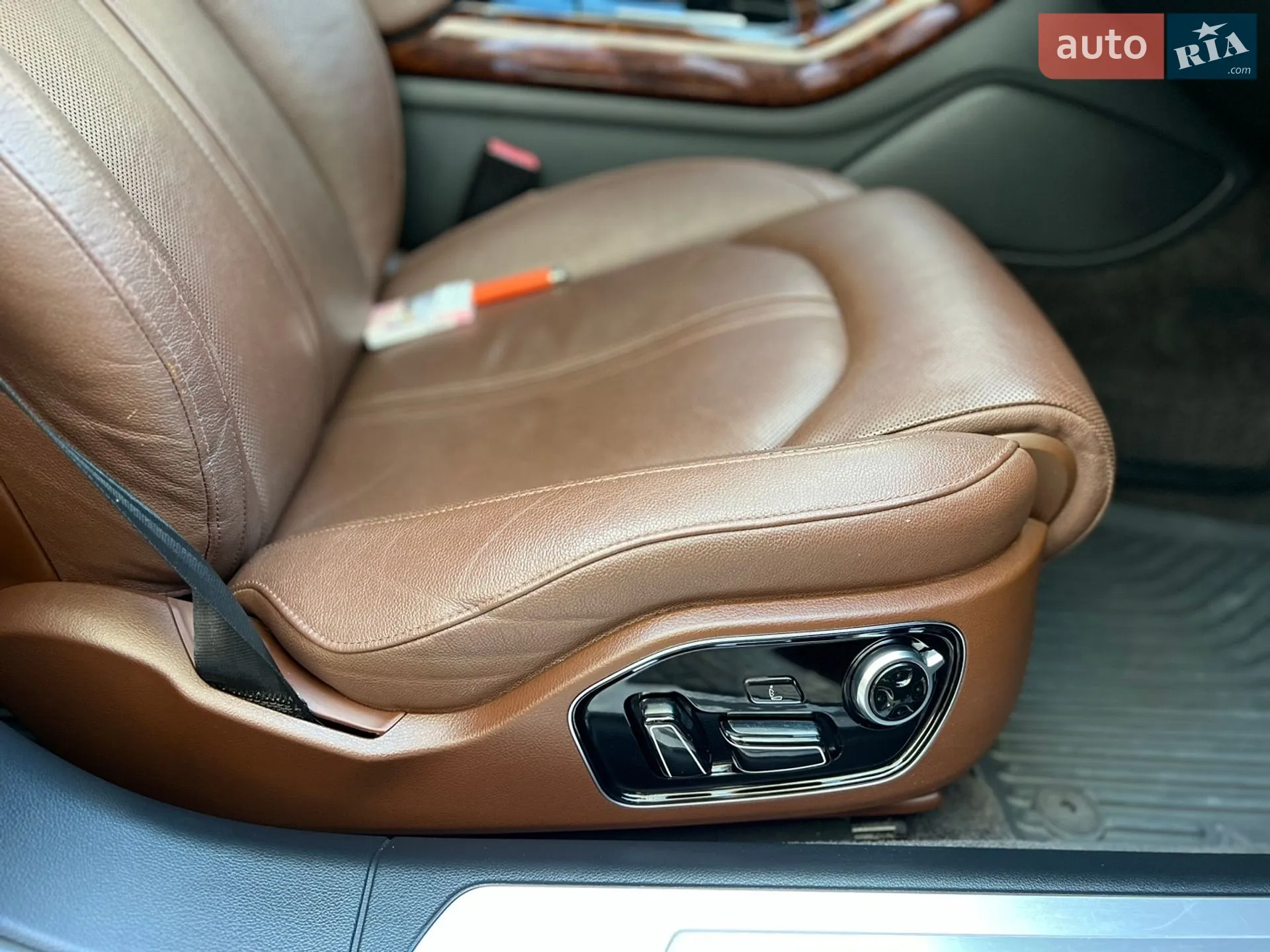 Audi A8 2012 VIN WAUAGAFD0DN016009 фото оголошення 44 з 51