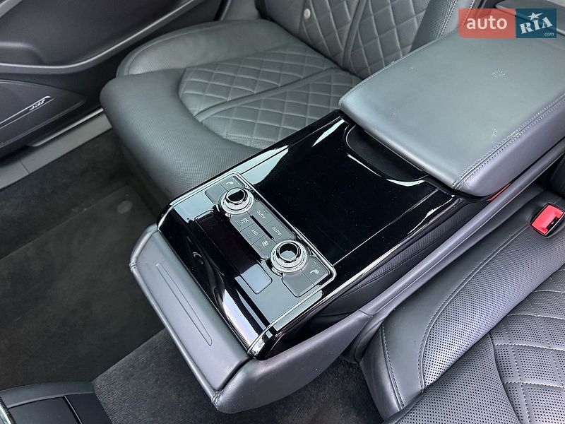 Седан Audi A8 2015 в Тернополе