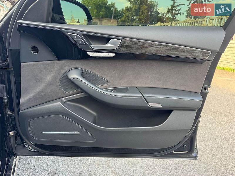 Седан Audi A8 2015 в Тернополе