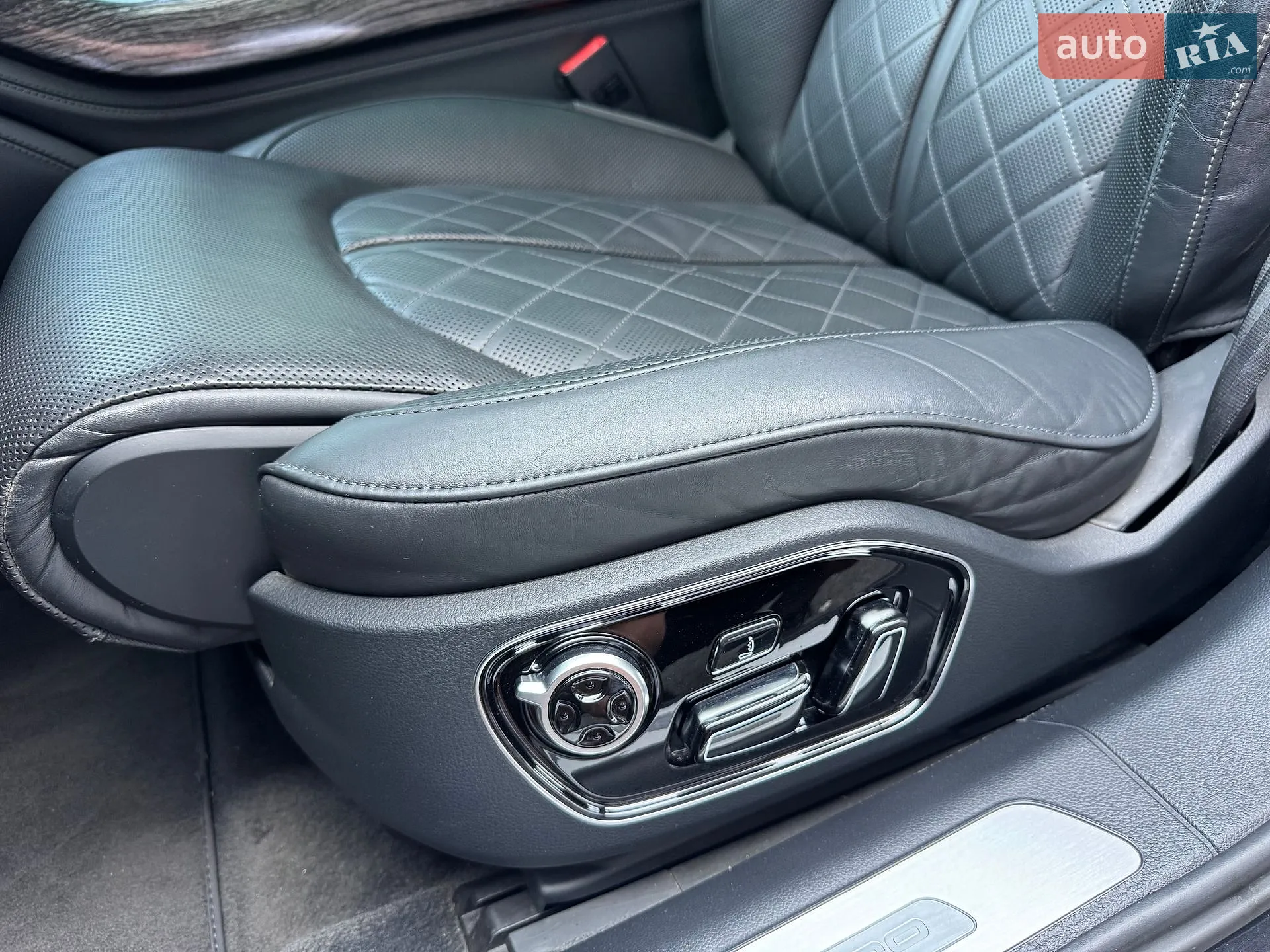 2015 Audi A8 - мініатюра 182
