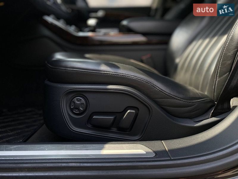 Седан Audi A8 2017 в Києві