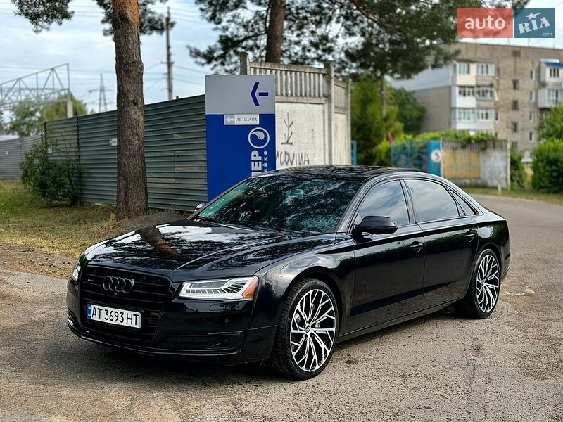 Седан Audi A8 2014 в Черновцах