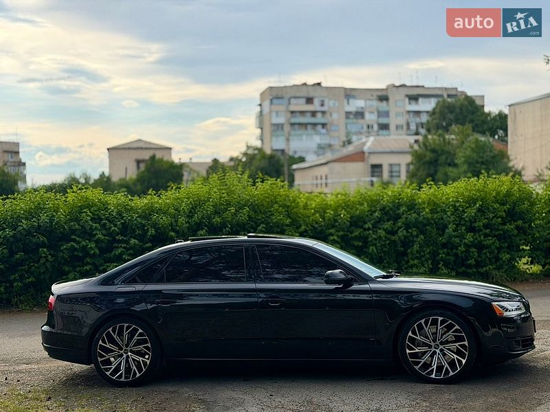 Седан Audi A8 2014 в Черновцах