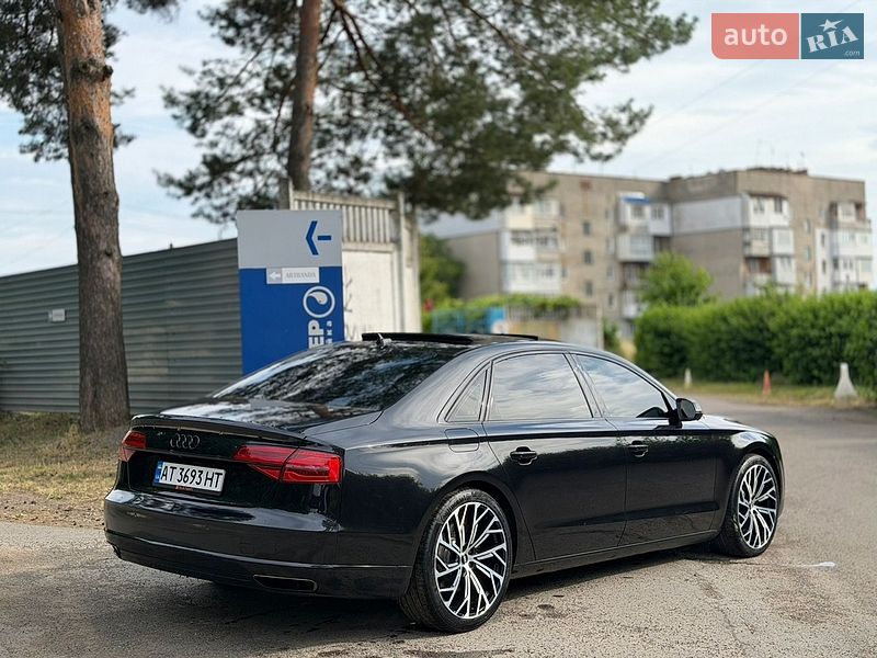 Седан Audi A8 2014 в Черновцах