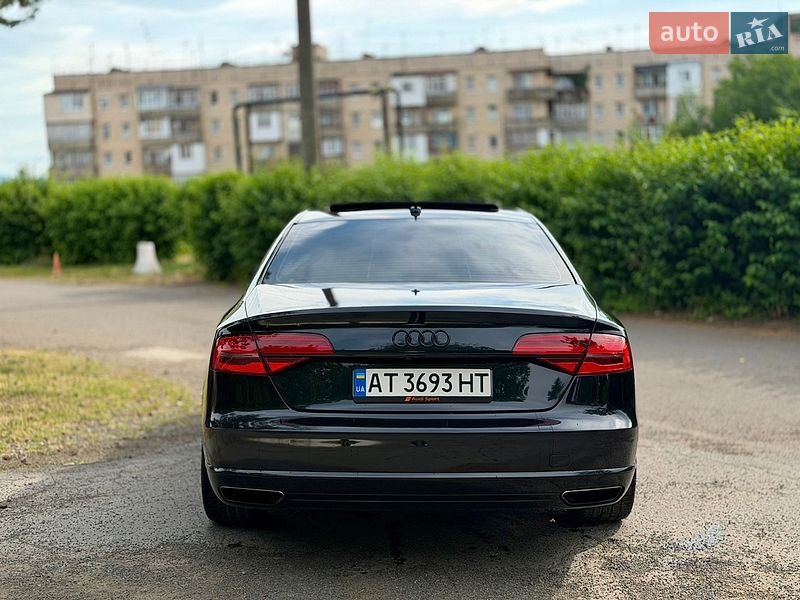 Седан Audi A8 2014 в Черновцах