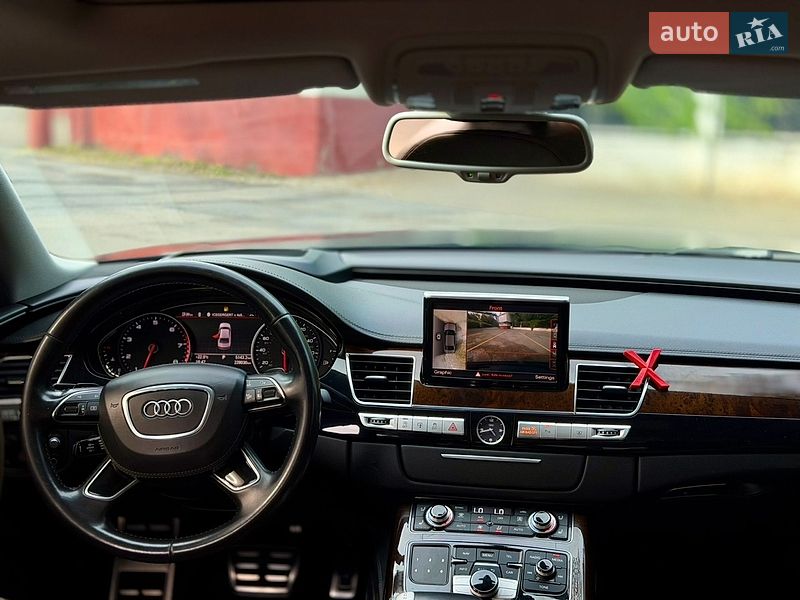 Седан Audi A8 2014 в Черновцах