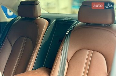 Седан Audi A8 2014 в Черновцах