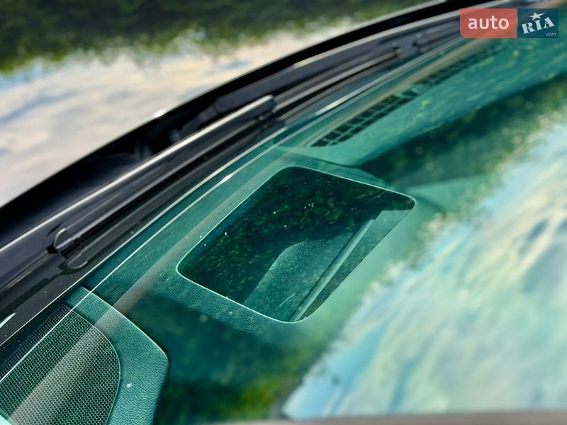 Седан Audi A8 2014 в Черновцах