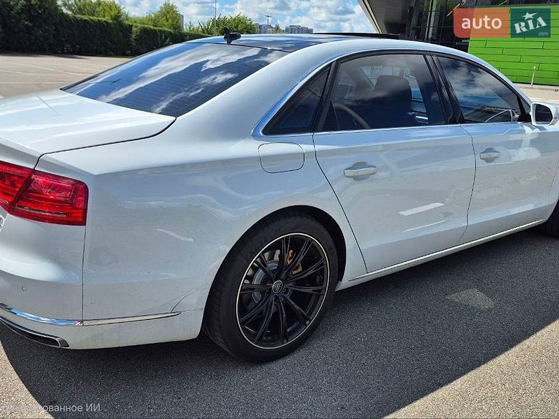Седан Audi A8 2013 в Києві