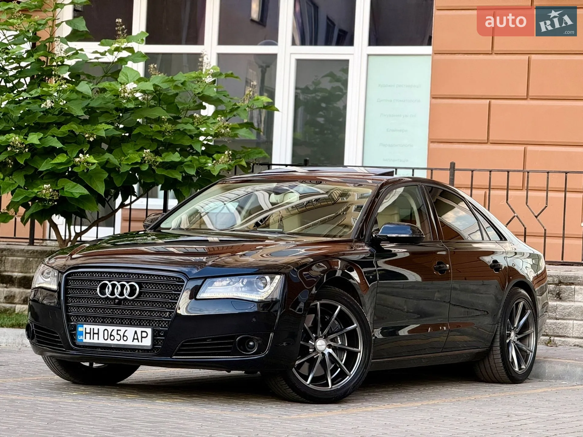 2010 Audi A8 - мініатюра 2