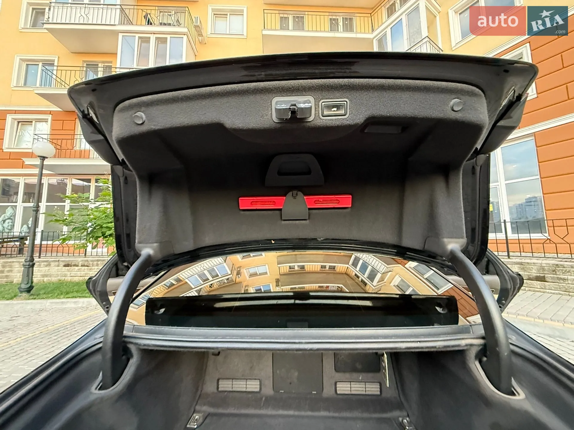 2010 Audi A8 - мініатюра 37