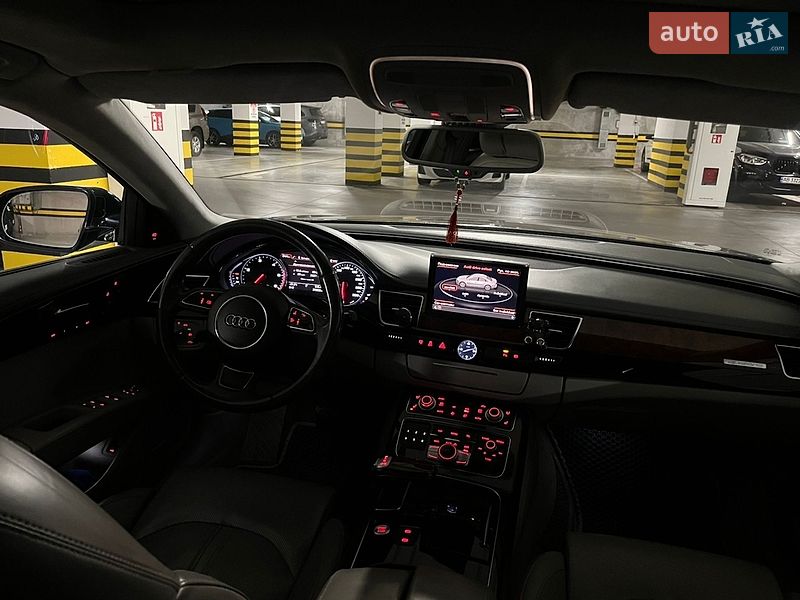 Седан Audi A8 2010 в Виннице