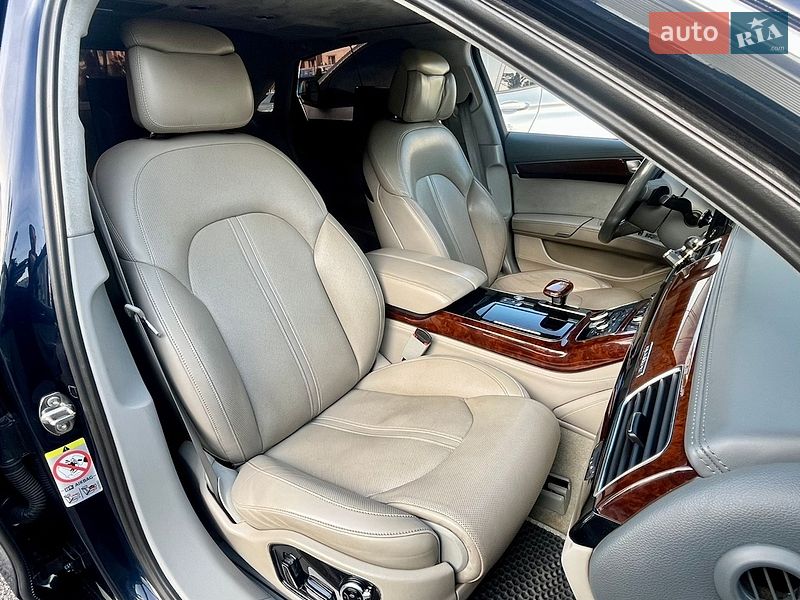 Седан Audi A8 2010 в Виннице