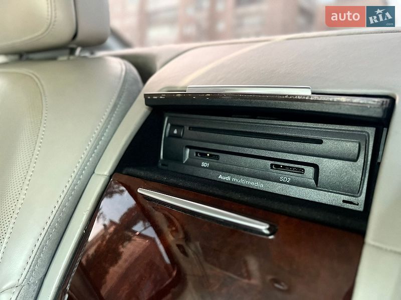 Седан Audi A8 2010 в Виннице