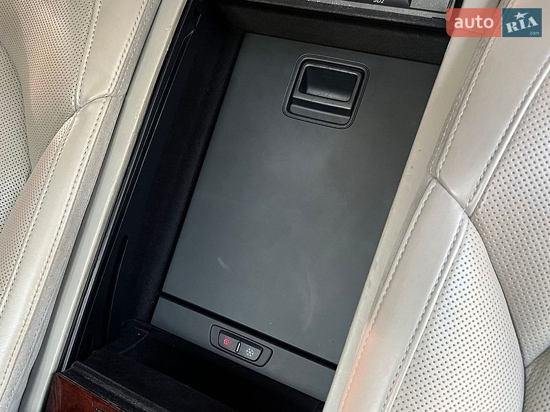 Седан Audi A8 2010 в Виннице