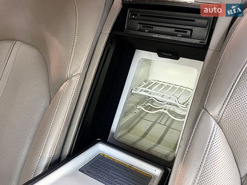 Седан Audi A8 2010 в Виннице