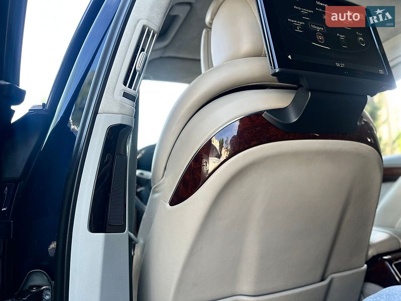 Седан Audi A8 2010 в Виннице