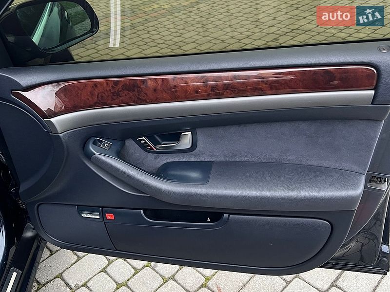 Седан Audi A8 2004 в Львове
