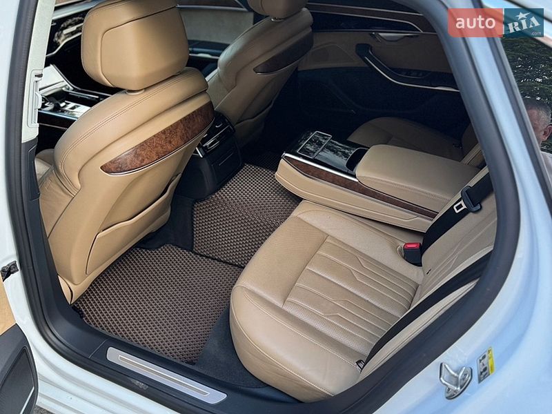 Седан Audi A8 2018 в Києві