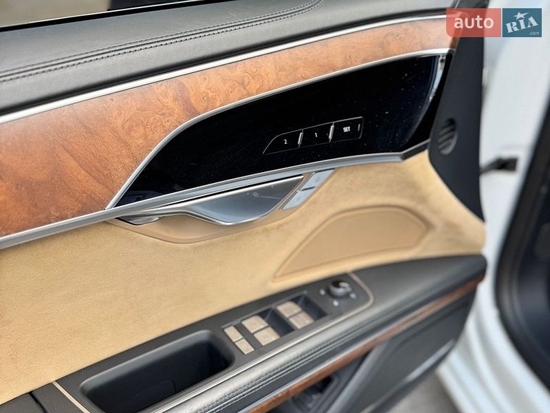 Седан Audi A8 2018 в Києві