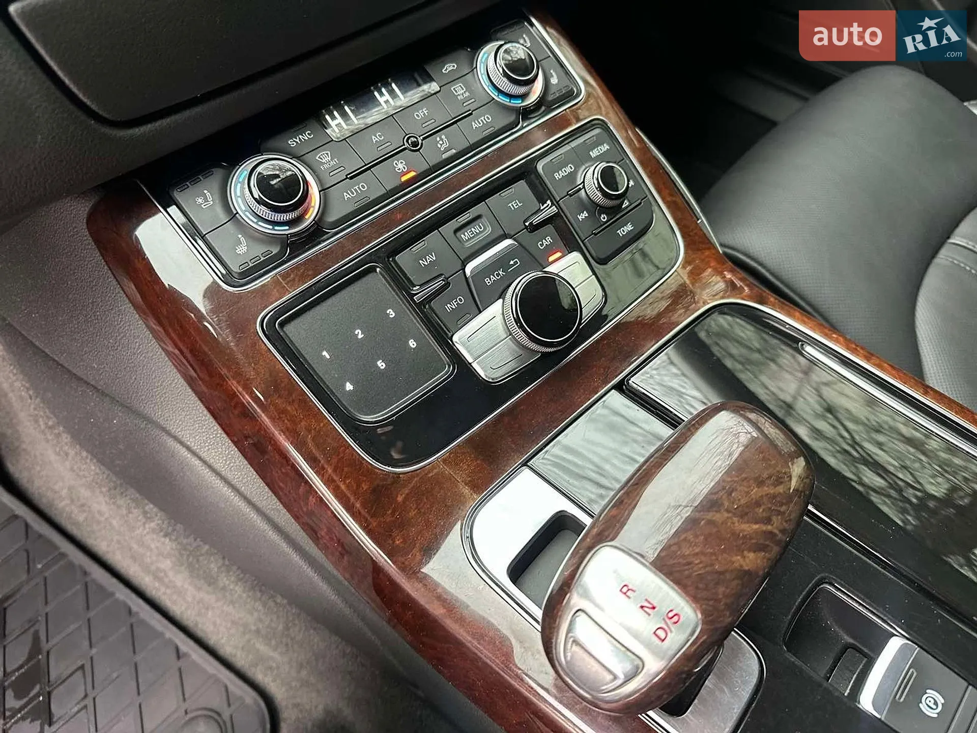 2012 Audi A8 - мініатюра 30