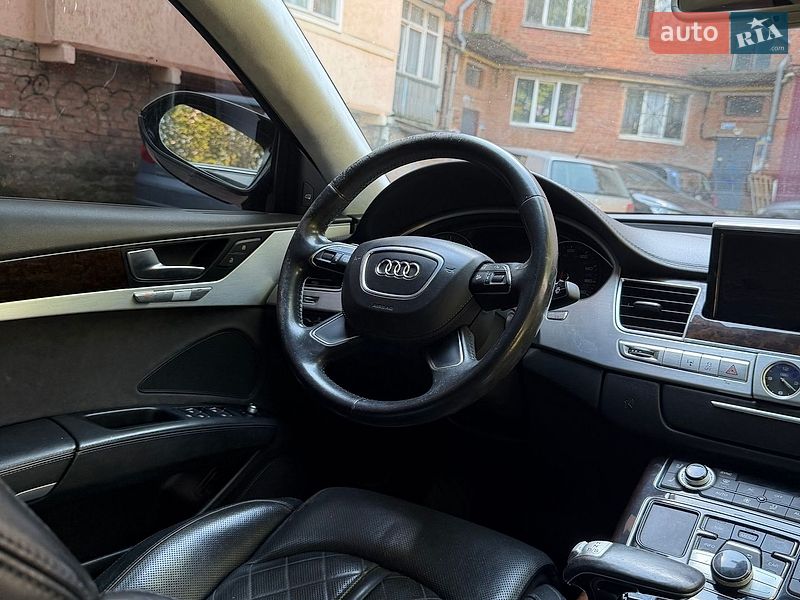Седан Audi A8 2011 в Хмельницком