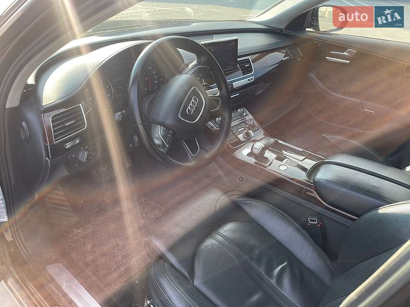Седан Audi A8 2013 в Києві