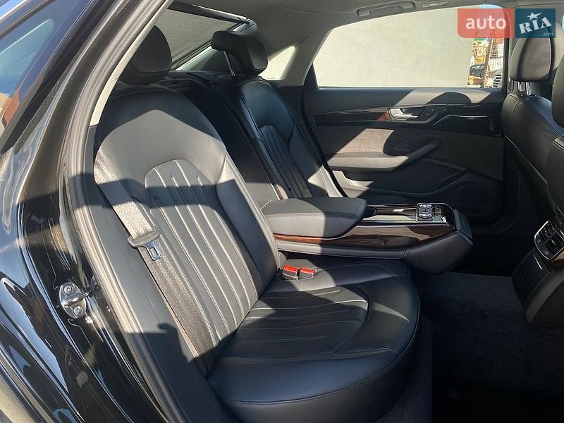Седан Audi A8 2017 в Киеве