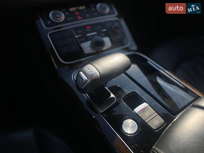 Седан Audi A8 2017 в Киеве