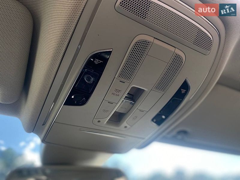 Седан Audi A8 2017 в Киеве