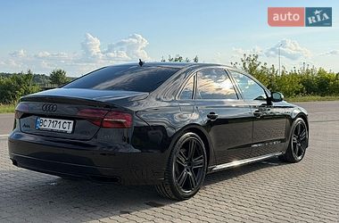 Седан Audi A8 2015 в Львові