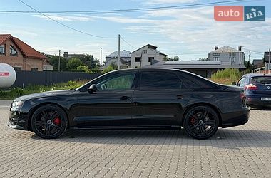 Седан Audi A8 2015 в Львові