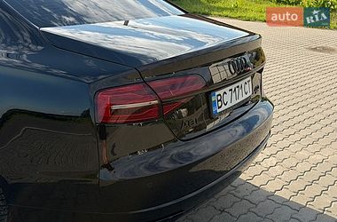 Седан Audi A8 2015 в Львові