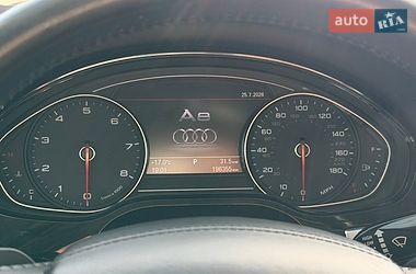 Седан Audi A8 2015 в Львові