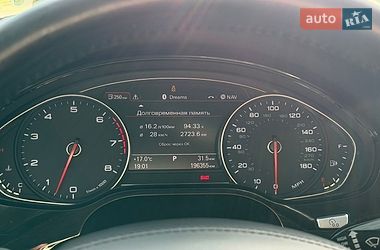 Седан Audi A8 2015 в Львові