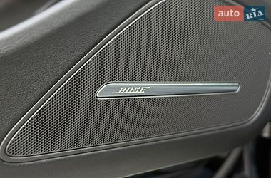Седан Audi A8 2015 в Львові