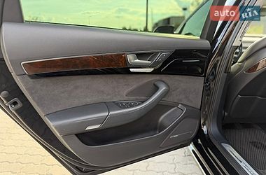 Седан Audi A8 2015 в Львові