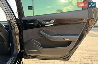 Седан Audi A8 2015 в Львові