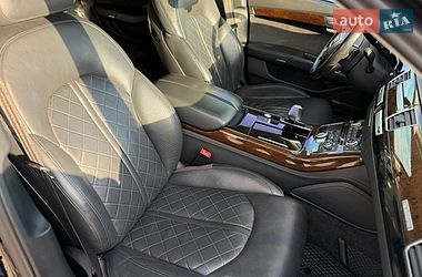 Седан Audi A8 2015 в Львові