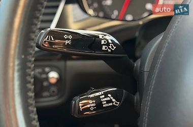 Седан Audi A8 2015 в Львові
