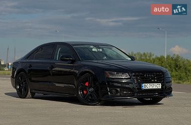 Седан Audi A8 2015 в Львові
