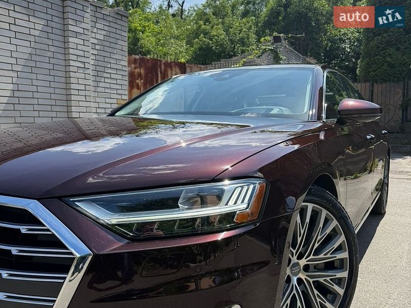 Седан Audi A8 2018 в Києві