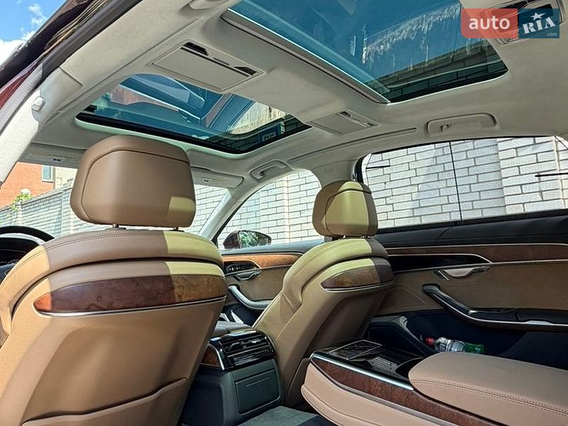 Седан Audi A8 2018 в Києві