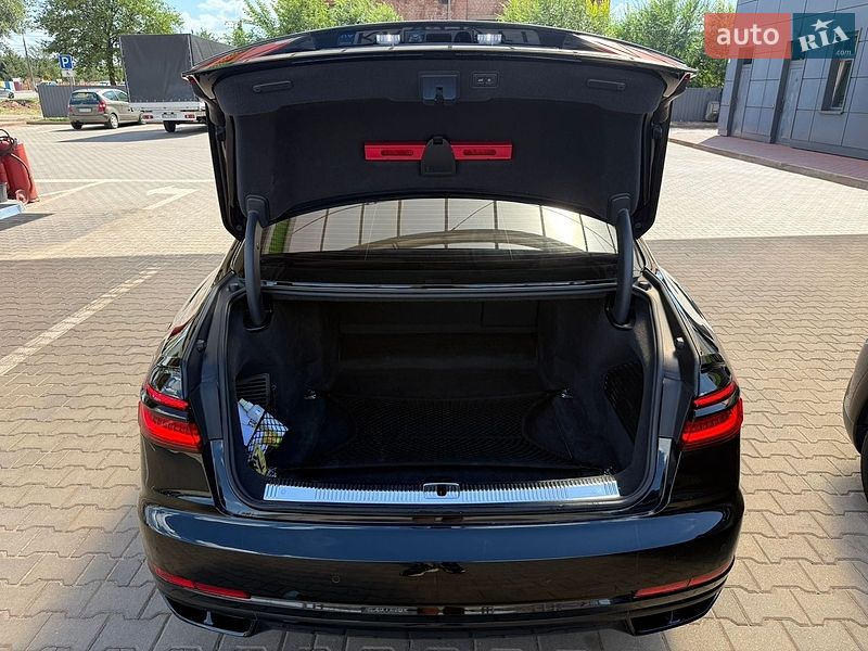 Седан Audi A8 2020 в Кривом Роге