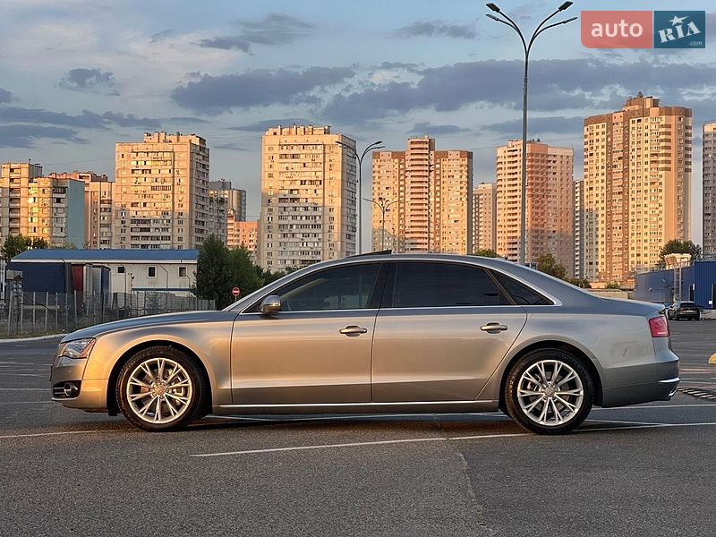 Седан Audi A8 2013 в Києві